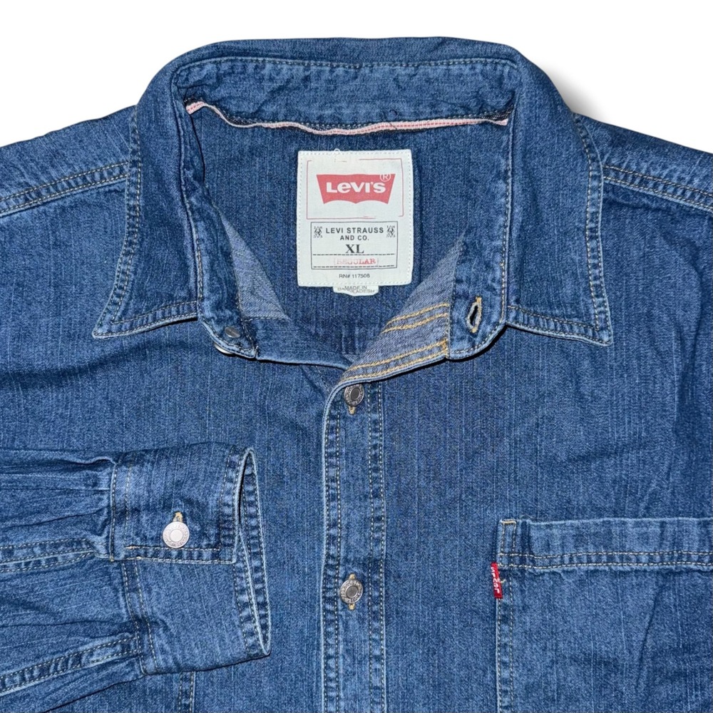 Levis Mens XL Regular Fit Denim Button Down Shirt Long Sleeve Medium Wash Blue